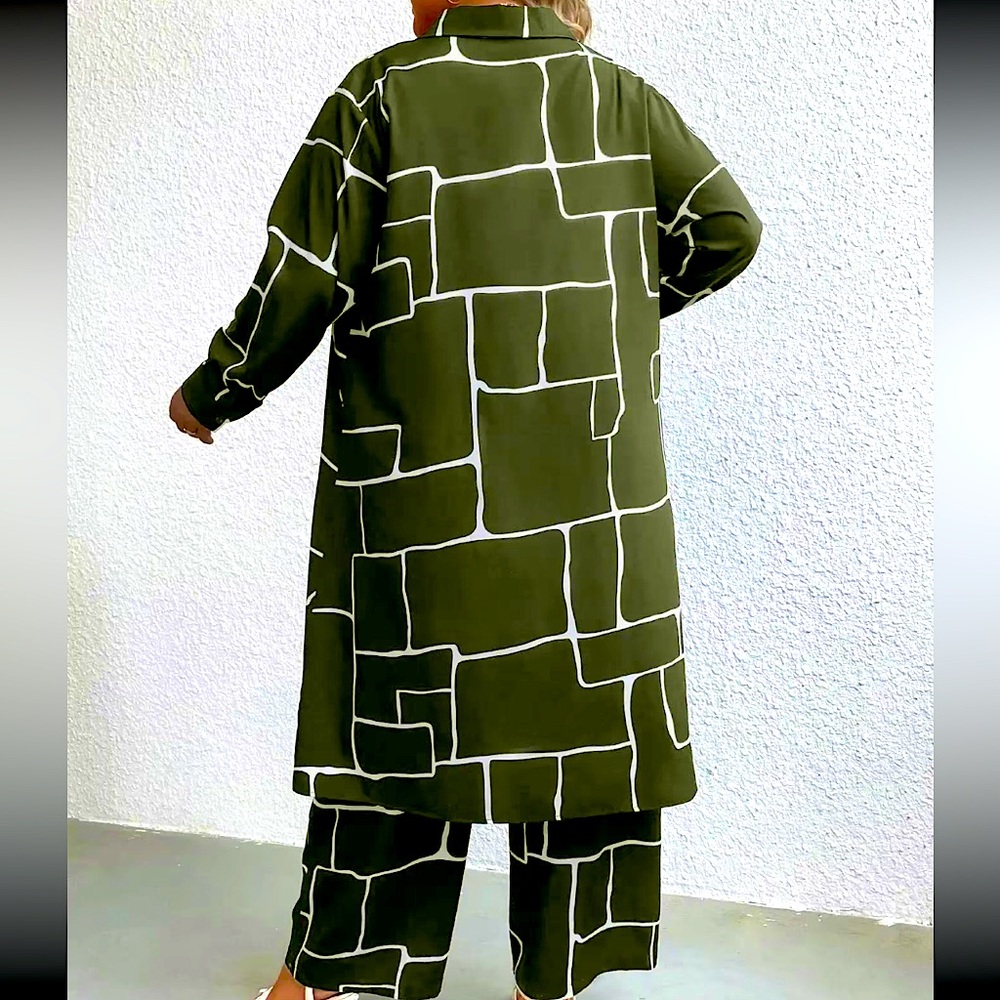 Plus Size 2pc Set w/ Geometric print Elastic Waist pants